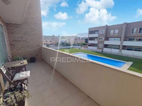 Lavra, agudela. duplex t3 situado em condomínio fechado com piscina, jardim e praia a 200m.