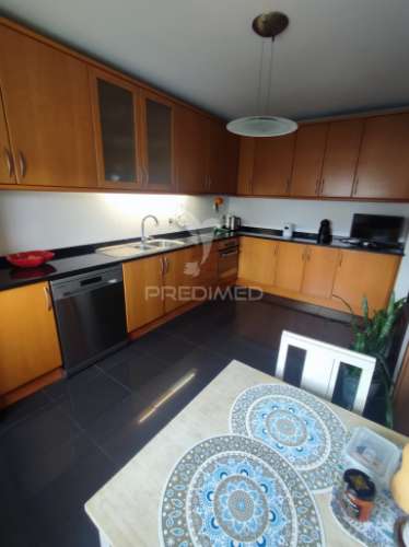 Lavra, agudela. duplex t3 situado em condomínio fechado com piscina, jardim e praia a 200m.