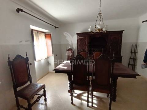 Moradia em são romão - conforto e tradição com vista deslumbrante