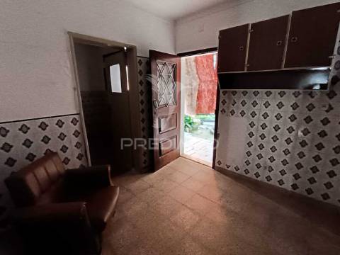 Moradia em são romão - conforto e tradição com vista deslumbrante