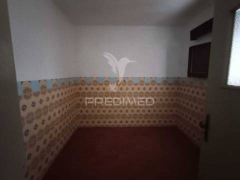 Moradia em são romão - conforto e tradição com vista deslumbrante