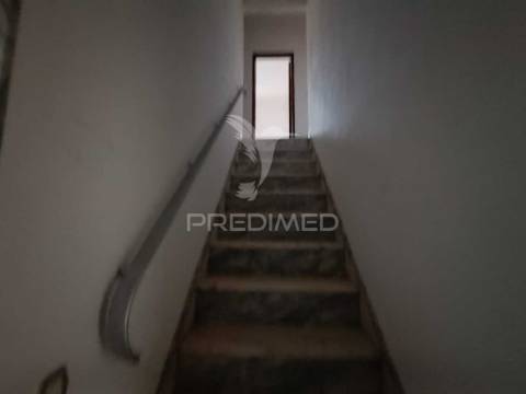 Moradia em são romão - conforto e tradição com vista deslumbrante