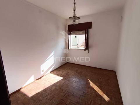 Moradia em são romão - conforto e tradição com vista deslumbrante