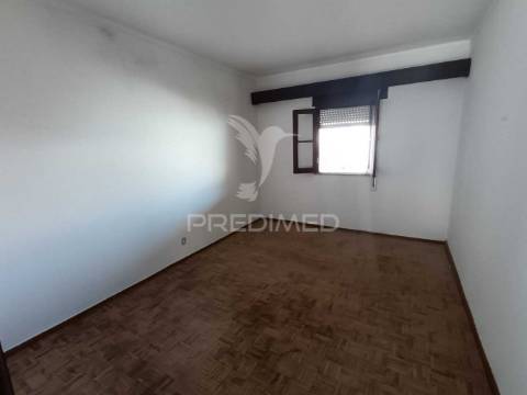 Moradia em são romão - conforto e tradição com vista deslumbrante