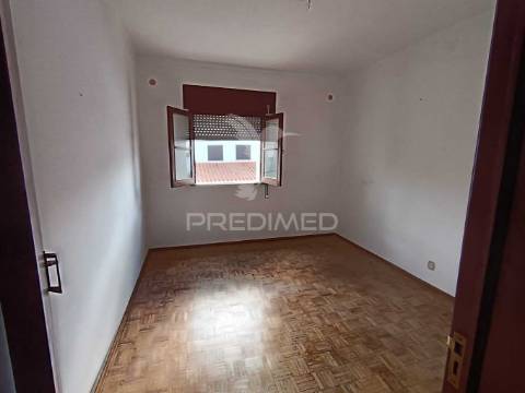 Moradia em são romão - conforto e tradição com vista deslumbrante