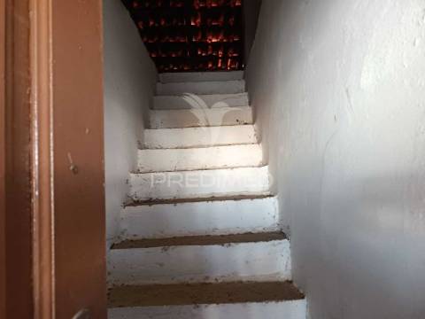 Moradia em são romão - conforto e tradição com vista deslumbrante