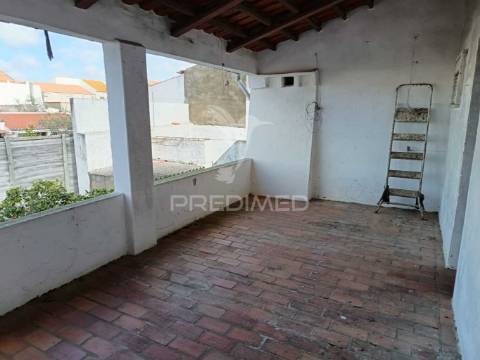 Moradia em são romão - conforto e tradição com vista deslumbrante