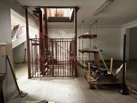 Estacionamento coberto avenal