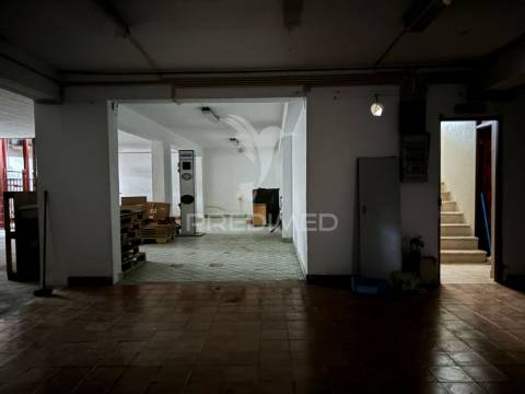 Estacionamento coberto avenal