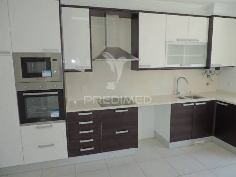 Moradia t3 + 1  localizada na vila da ericeira