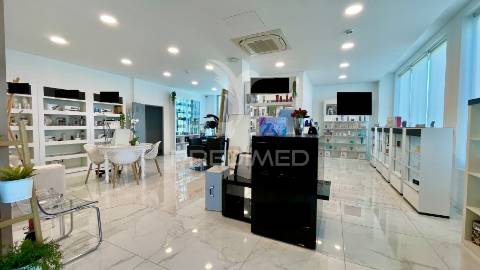 Escritórios/armazém no seixal