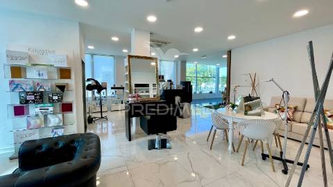 Escritórios/armazém no seixal