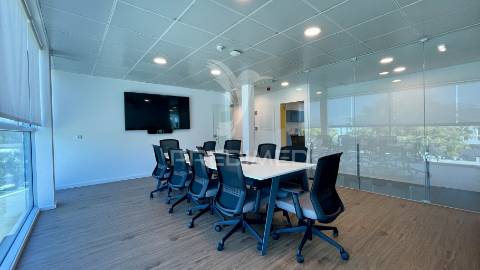 Escritórios/armazém no seixal