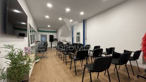 Escritórios/armazém no seixal