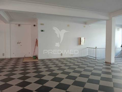 Loja para comércio - porto de mós