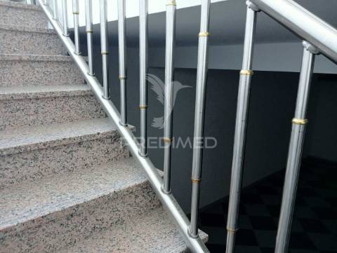 Loja para comércio - porto de mós