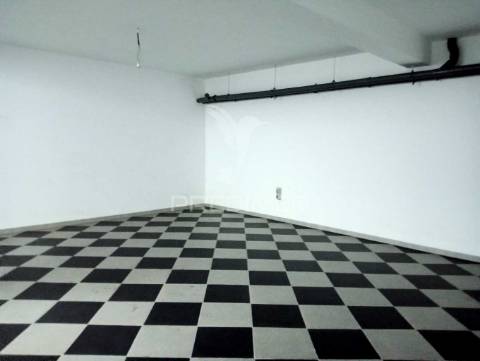 Loja para comércio - porto de mós