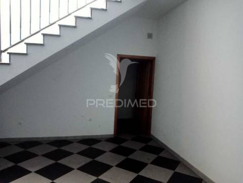 Loja para comércio - porto de mós