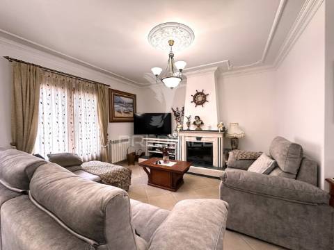 Apartamento t3+t1 - porto de mós - leiria