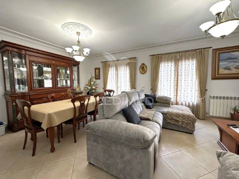 Apartamento t3+t1 - porto de mós - leiria