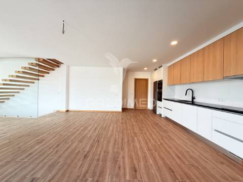 Moradia v4 nova e sofisticada em fátima