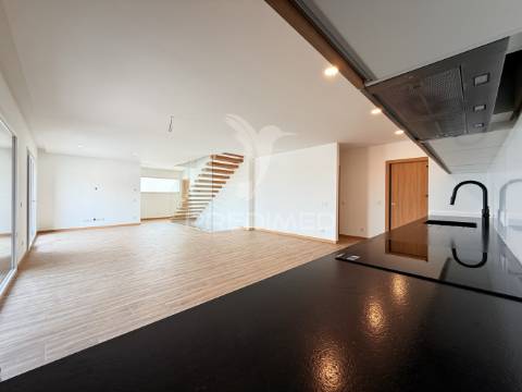 Moradia v4 nova e sofisticada em fátima