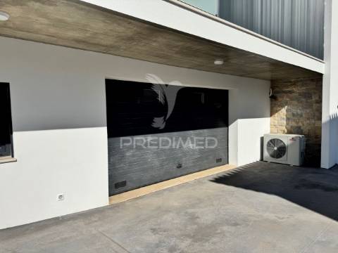 Moradia v4 nova e sofisticada em fátima