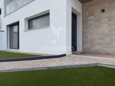 Moradia v4 nova e sofisticada em fátima