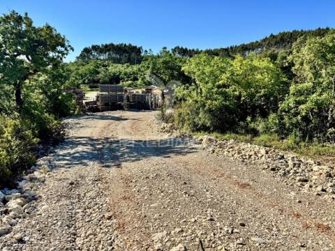 Lote de terreno destinado a construção industrial