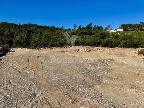 Lote de terreno destinado a construção industrial