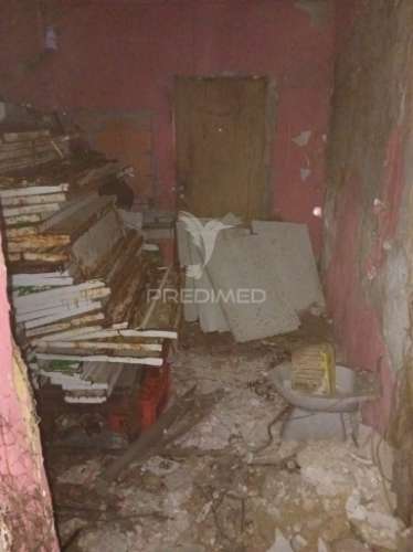 Moradia t3 em ruínas