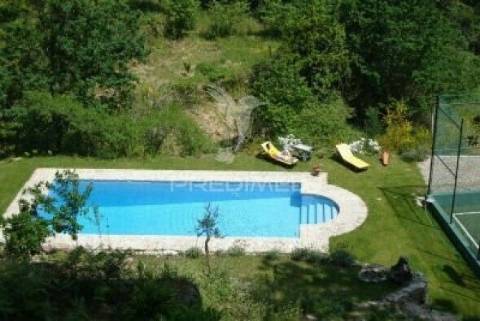 Quinta com campo de ténis, piscina e vistas espetaculares