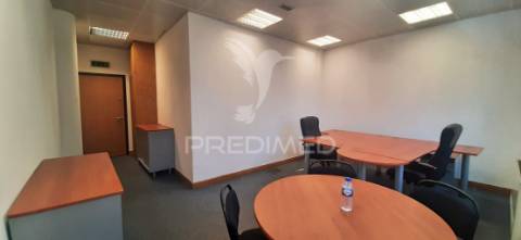 Escritório com estacionamento av d joão ii pq nações lisboa