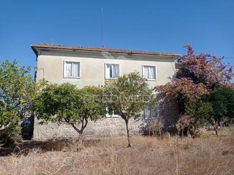 Casa apalaçada, avis