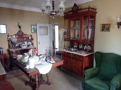 Casa apalaçada, avis