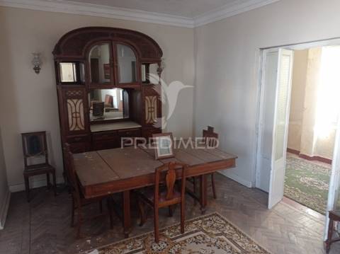 Casa apalaçada, avis