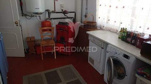 Moradia no campo nisa, portalegre