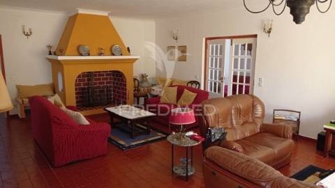 Moradia no campo nisa, portalegre