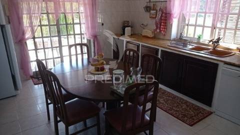 Moradia no campo nisa, portalegre