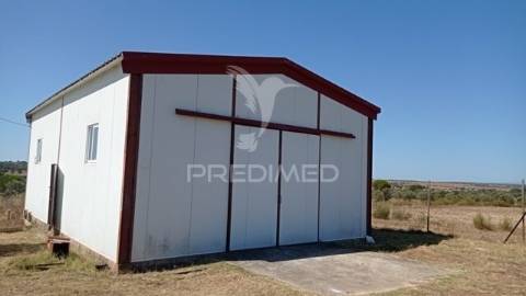 Moradia no campo nisa, portalegre