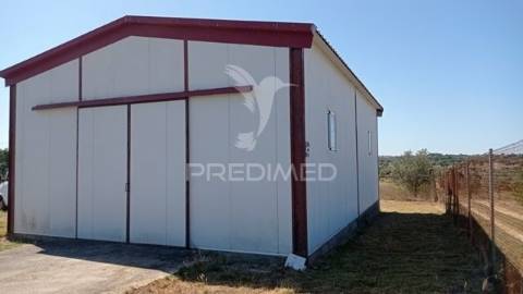 Moradia no campo nisa, portalegre