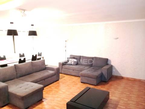 Apartamento t3 espaçoso no   alto de tercena queluz