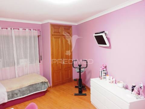 Apartamento t3 espaçoso no   alto de tercena queluz