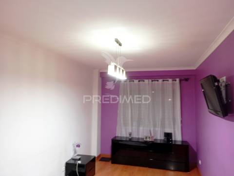 Apartamento t3 espaçoso no   alto de tercena queluz