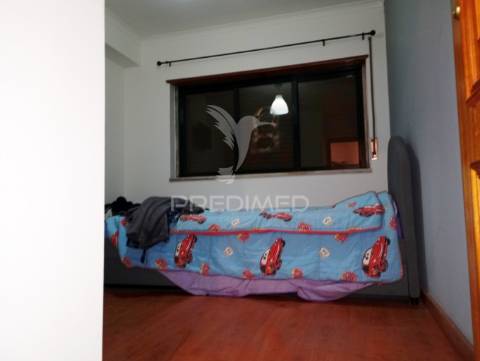 Apartamento t3 espaçoso no   alto de tercena queluz