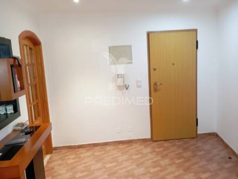 Apartamento t3 espaçoso no   alto de tercena queluz