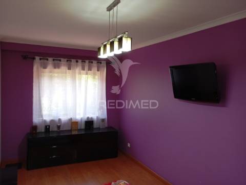 Apartamento t3 espaçoso no   alto de tercena queluz