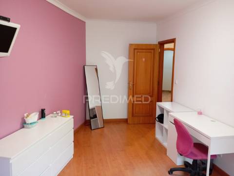 Apartamento t3 espaçoso no   alto de tercena queluz