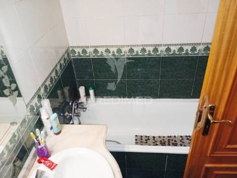 Apartamento t3 espaçoso no   alto de tercena queluz