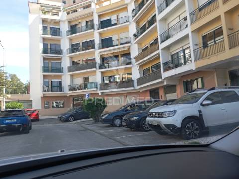 Apartamento t3 espaçoso no   alto de tercena queluz